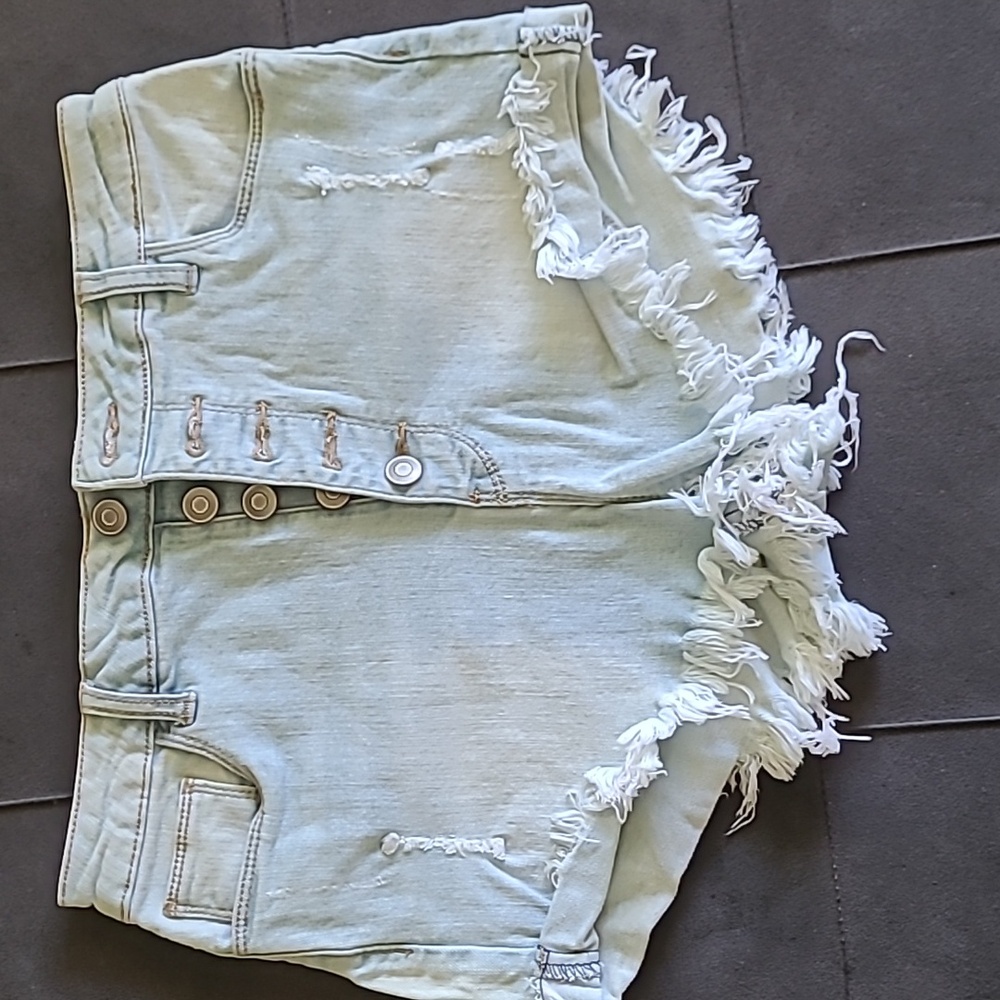 Forever 21 shorts/ size M /color baby blue washable!